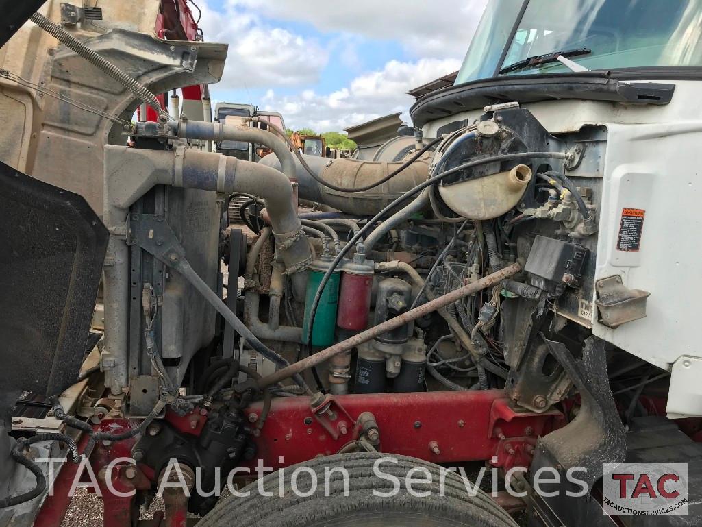 2001 Mack CH613