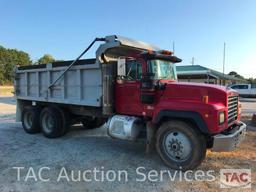 1994 Mack RD690S