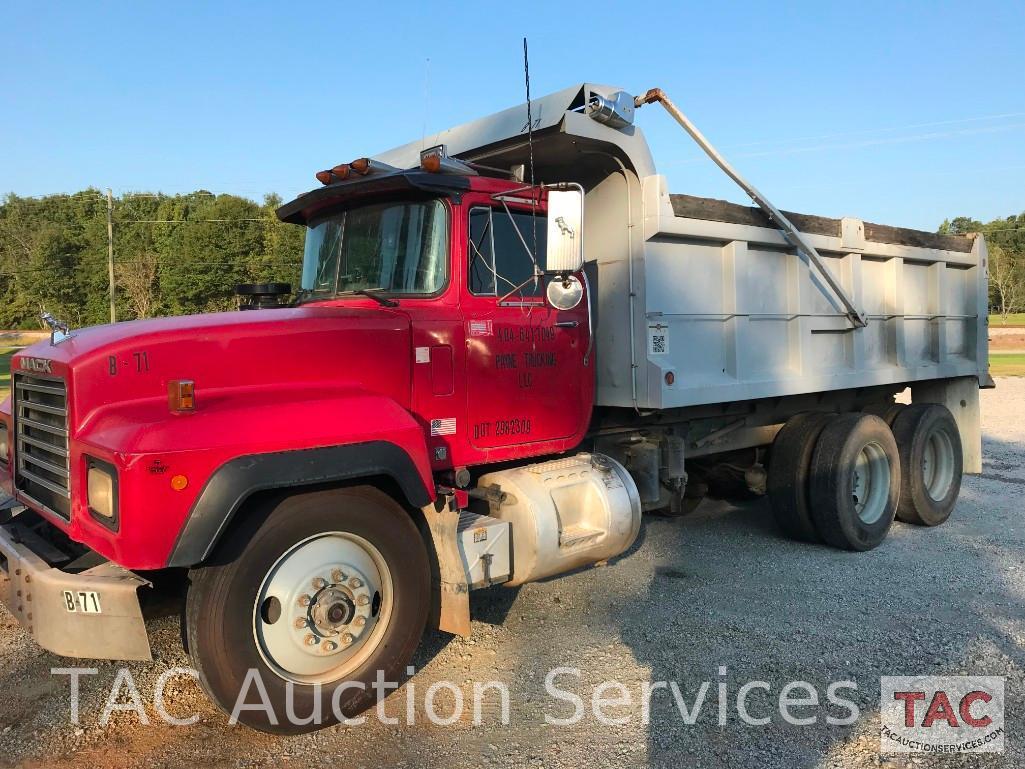 1994 Mack RD690S