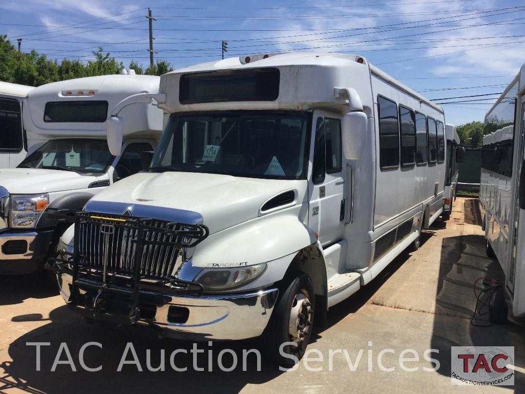 2008 International 3200 XLT by Starcraft 30 Passenger Bus