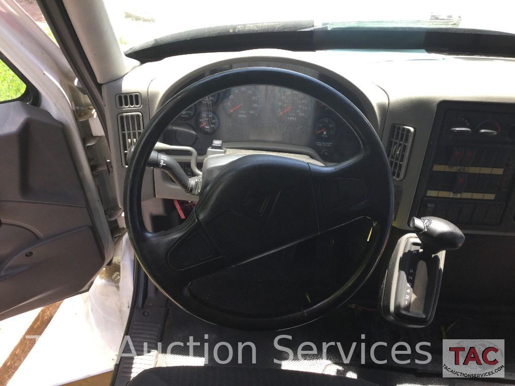 2008 International 3200 XLT By Starcraft 30 Passenger Bus