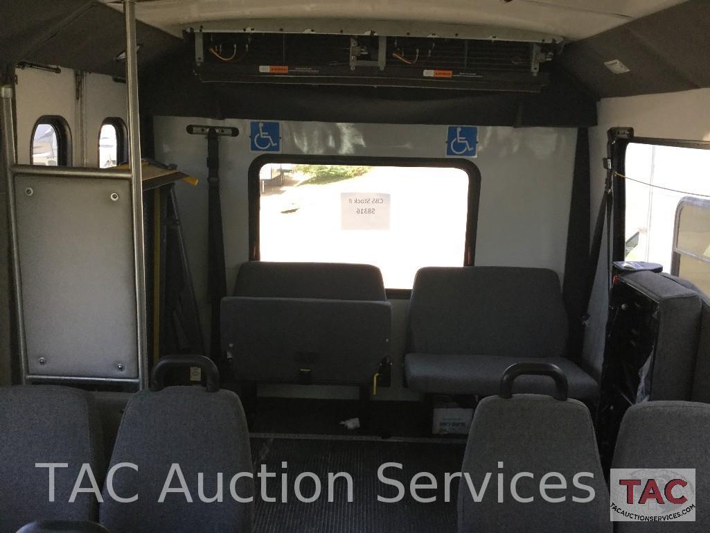 2008 International 3200 XLT By Starcraft 30 Passenger Bus