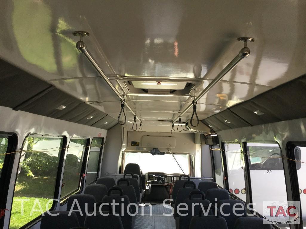 2008 International 3200 XLT By Starcraft 30 Passenger Bus