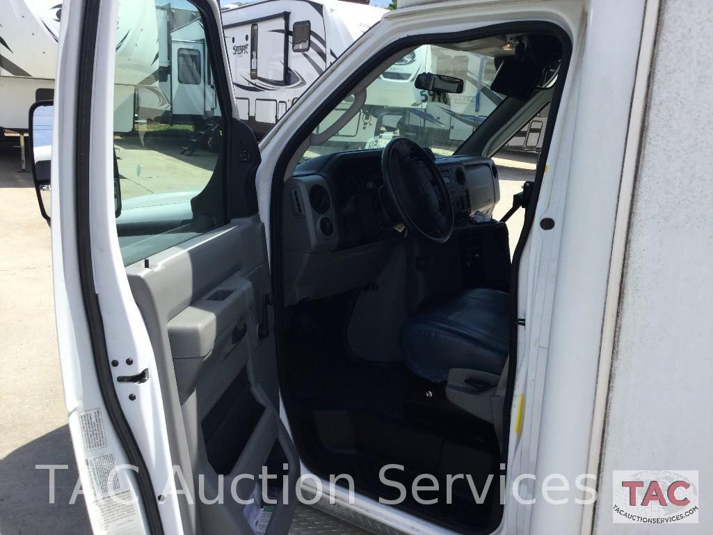 2011 Ford E450 Glaval Universal 20 Passenger Bus