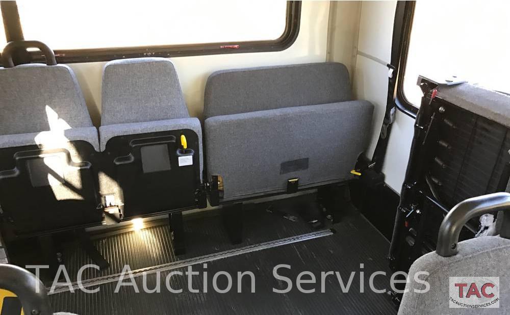 2007 Chevrolet C5500 Champion Defender 30 Passenger Bus