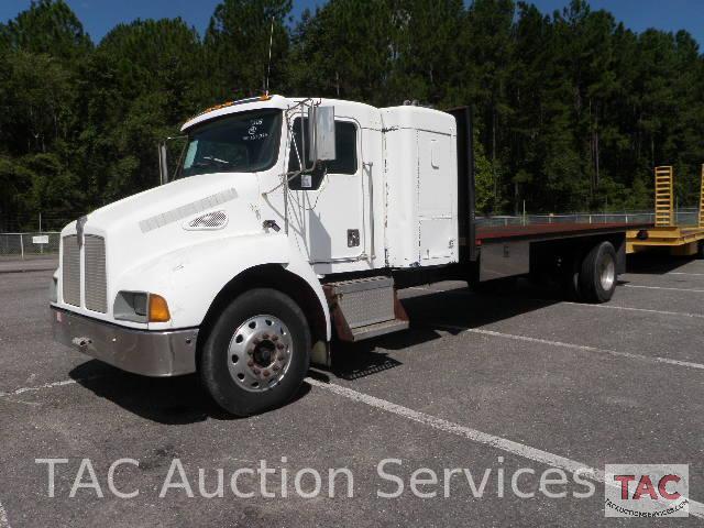 1999 Kenworth T300