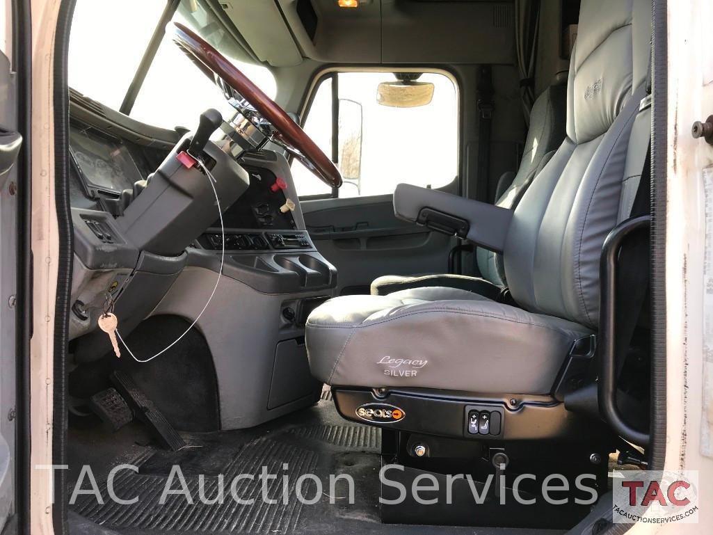 2006 Freightliner CL120