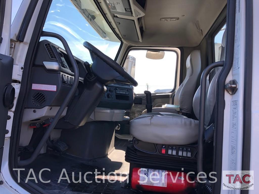 2006 Volvo VNM64T300