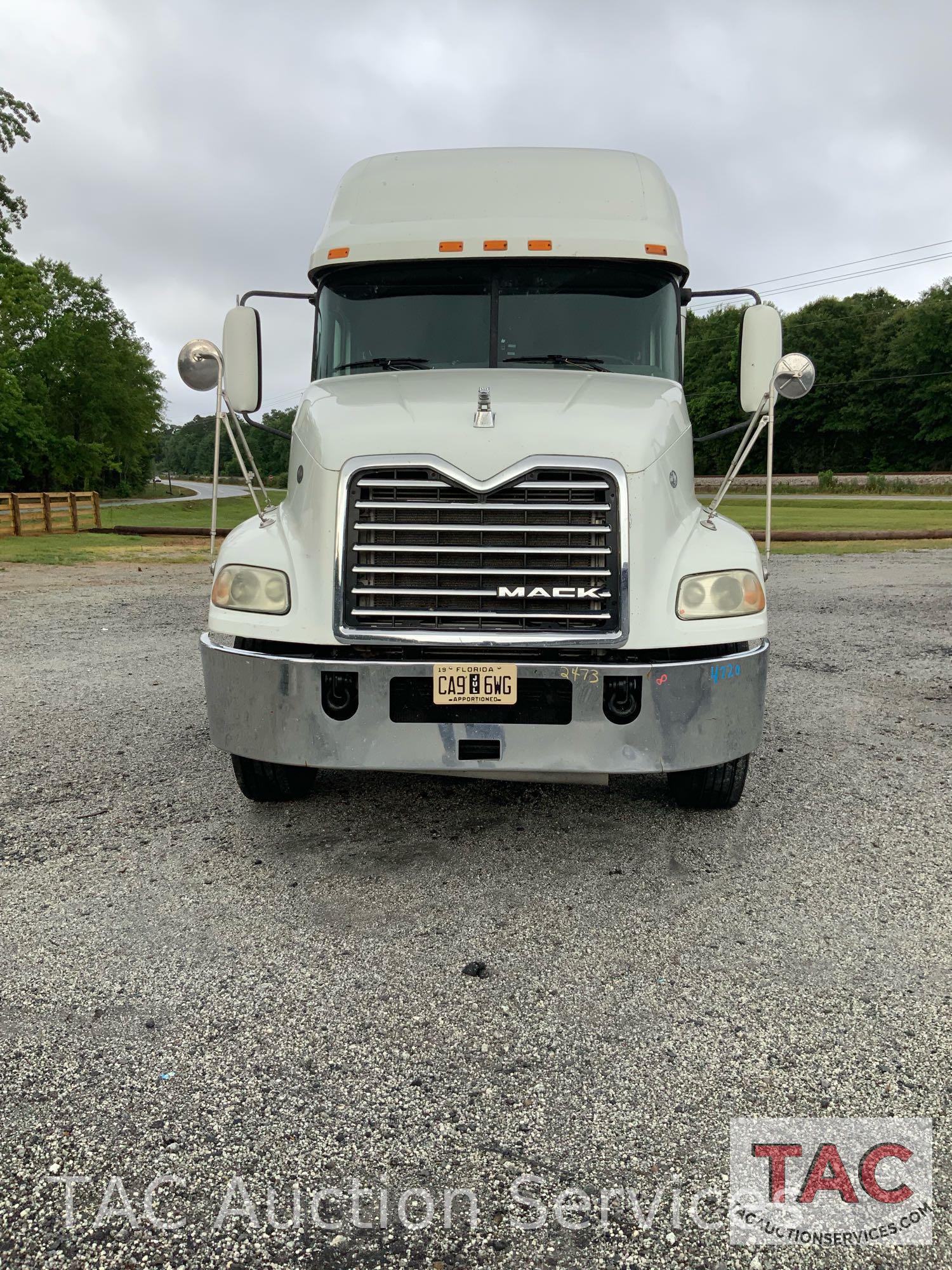 2010 Mack CXU613