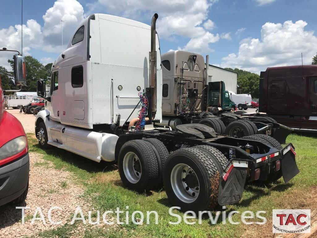 2012 Peterbilt 587