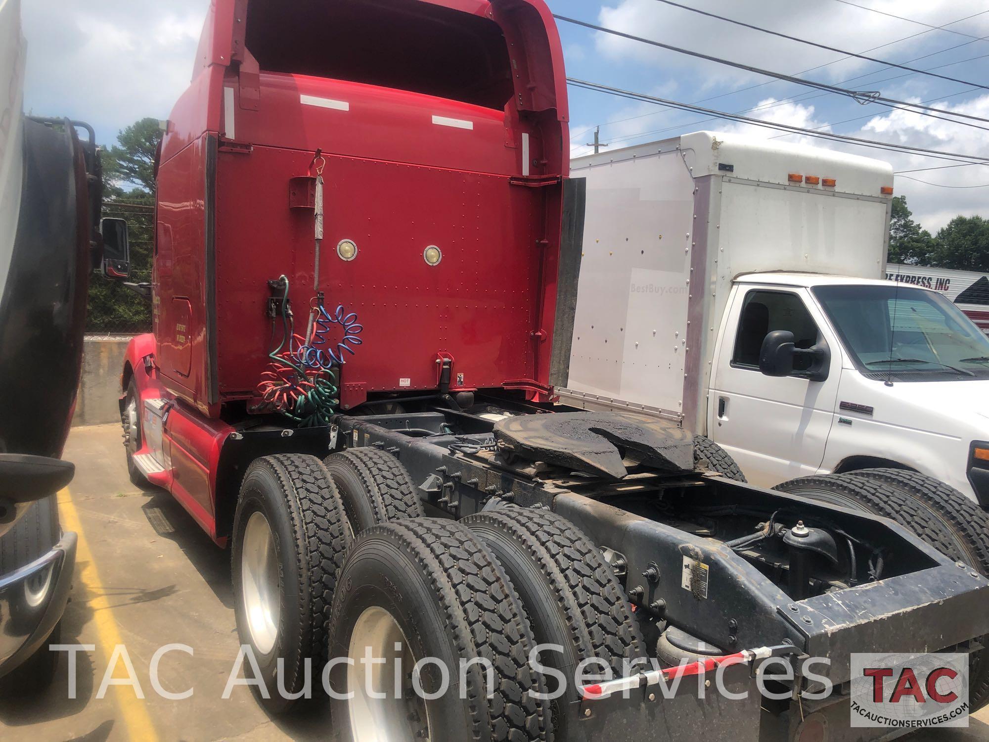 2012 Peterbilt 587