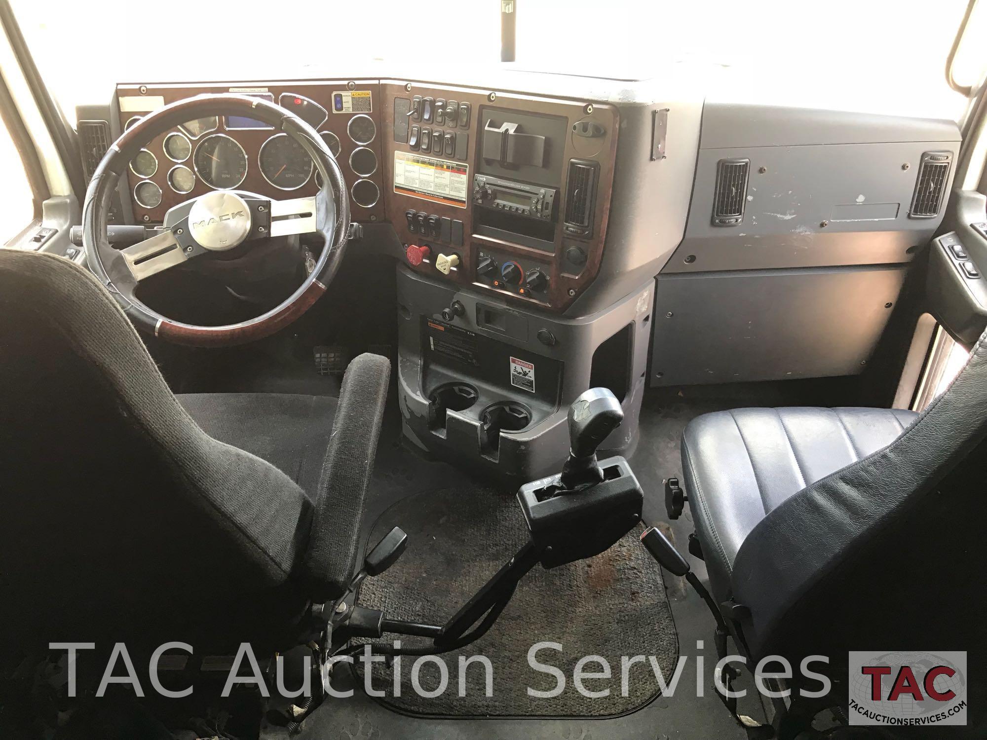 2009 Mack Pinnacle CXU