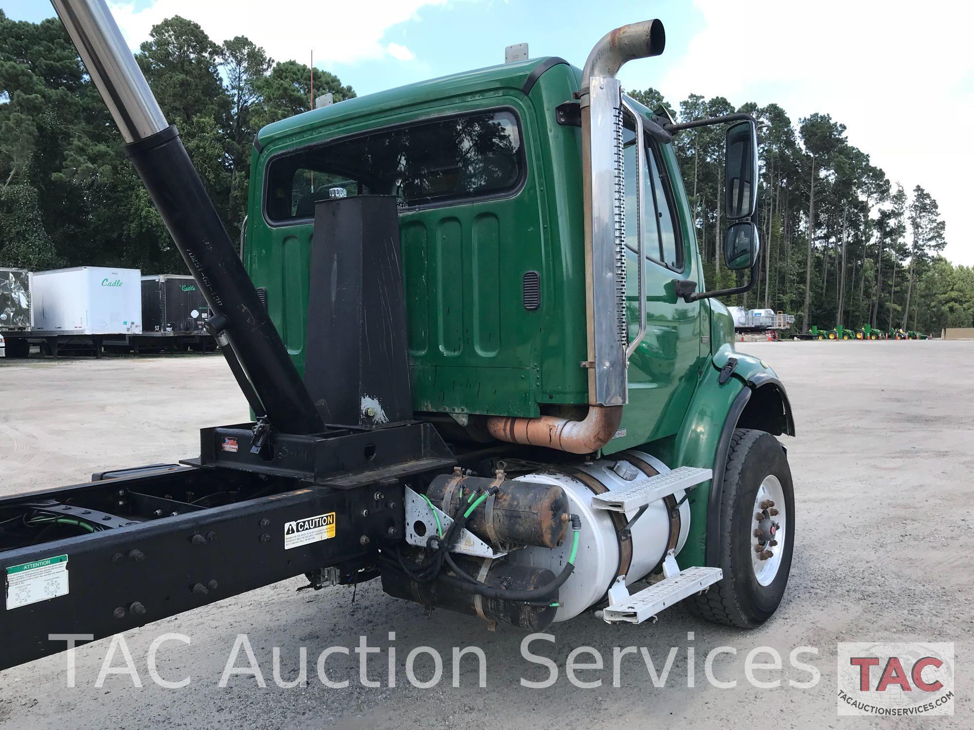 2005 Freightliner M2