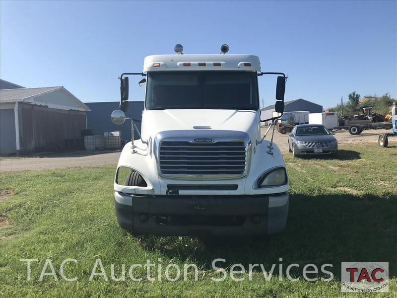 2005 Freightliner Columbia