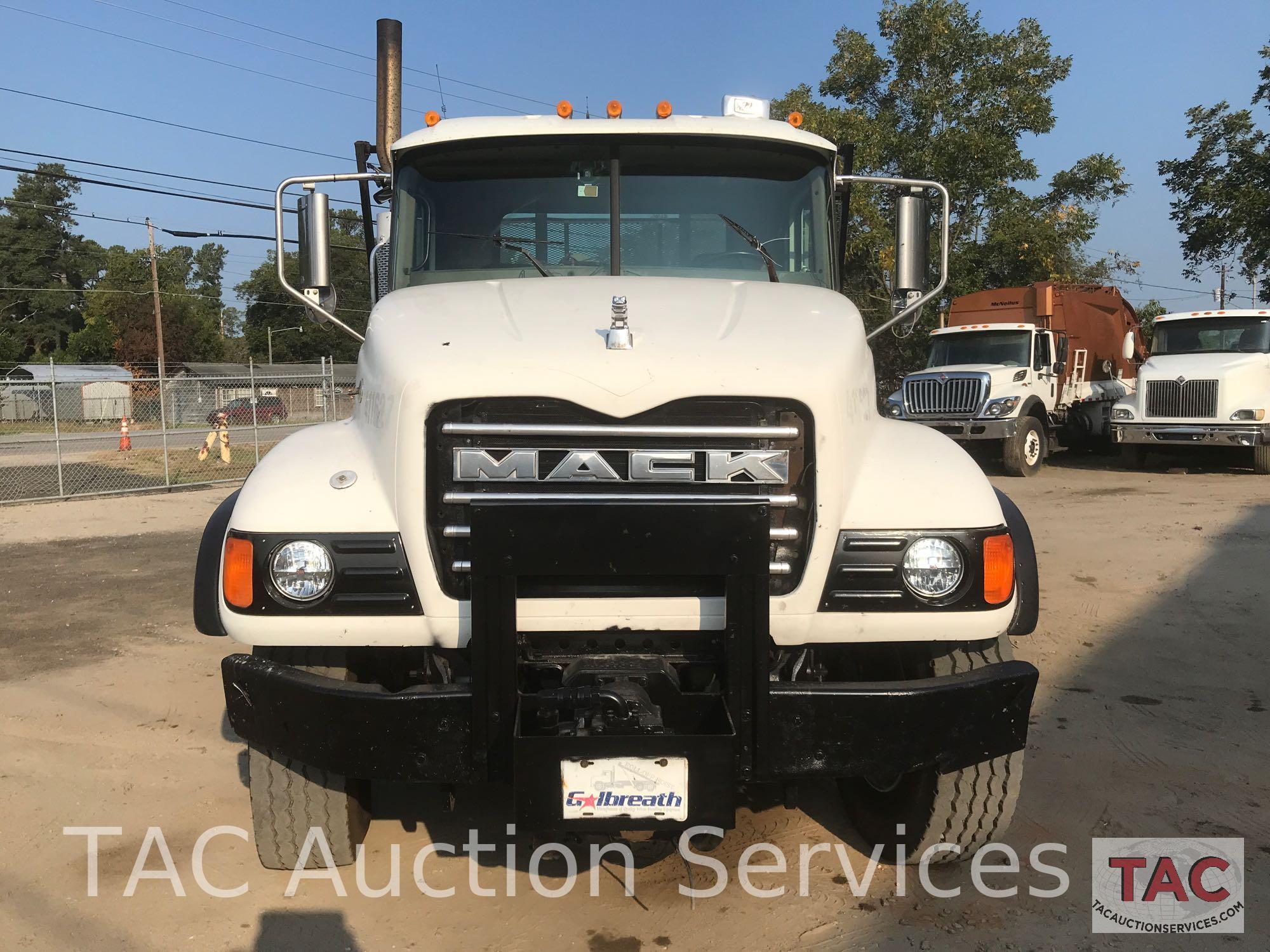 2006 Mack Granite Tri-axle Rolloff