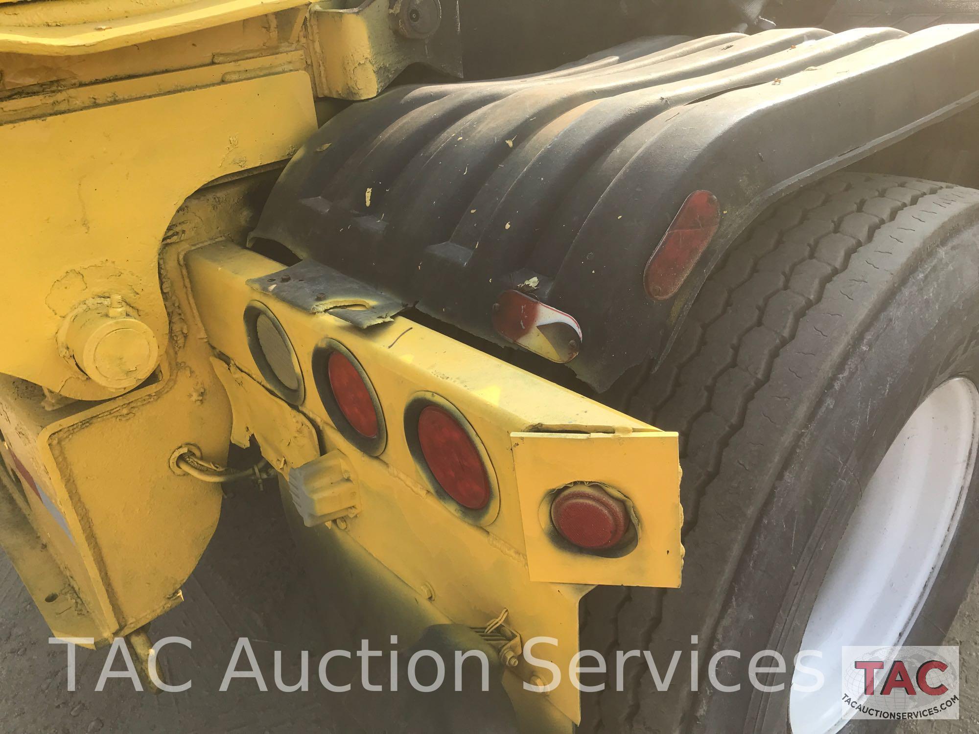 2006 Mack Granite Tri-axle Rolloff