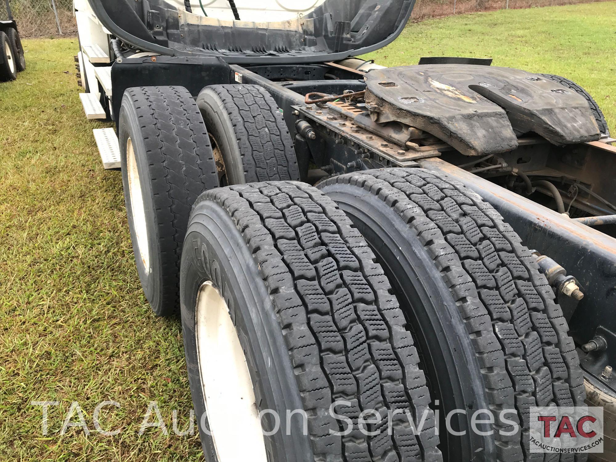 2012 Freightliner Cascadia 125