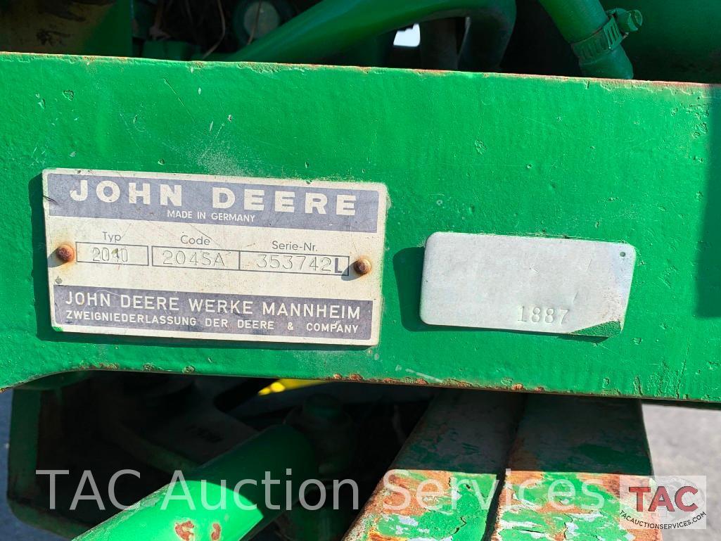 John Deere 2040