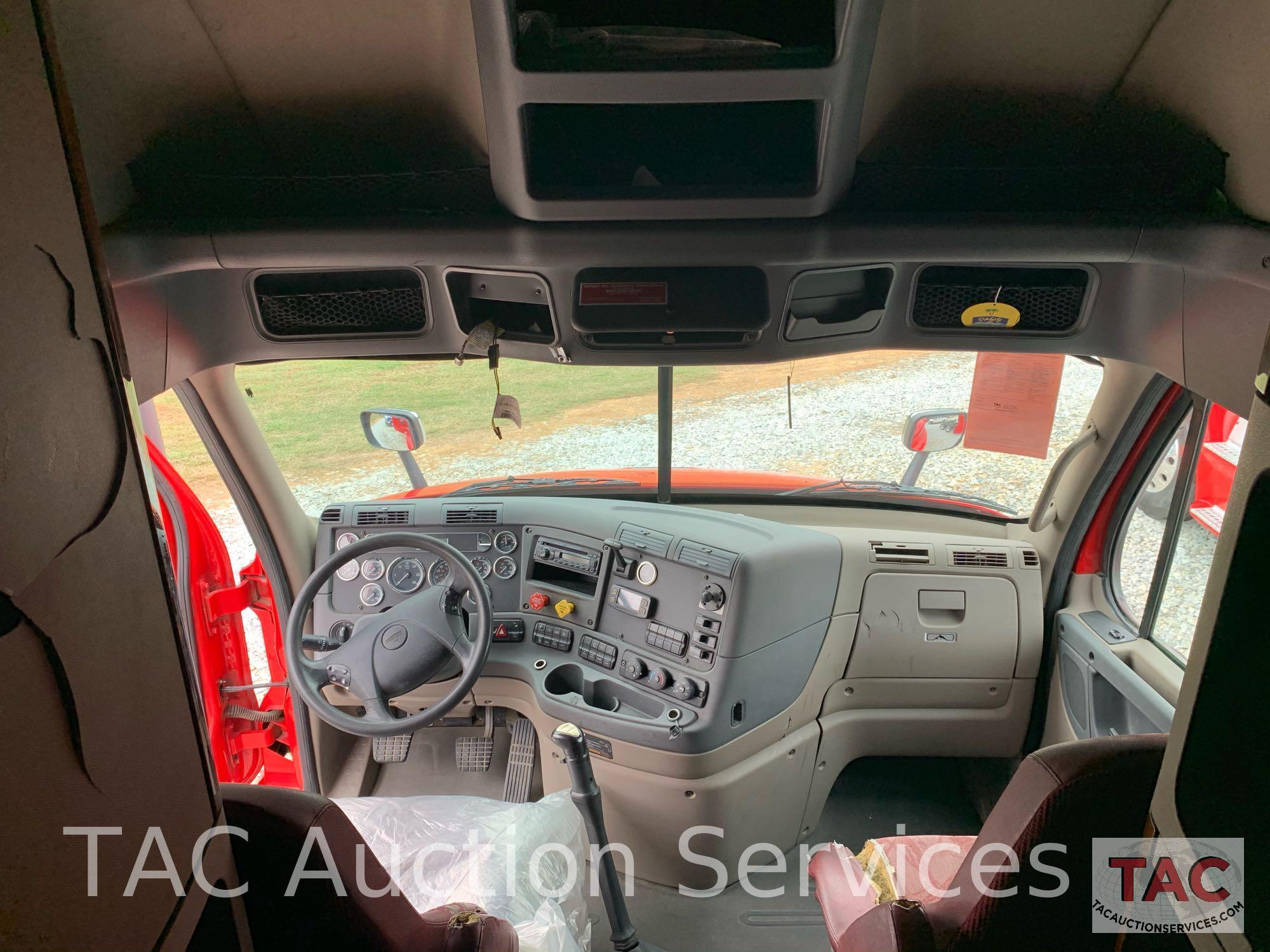 2014 Freightliner Cascadia 132