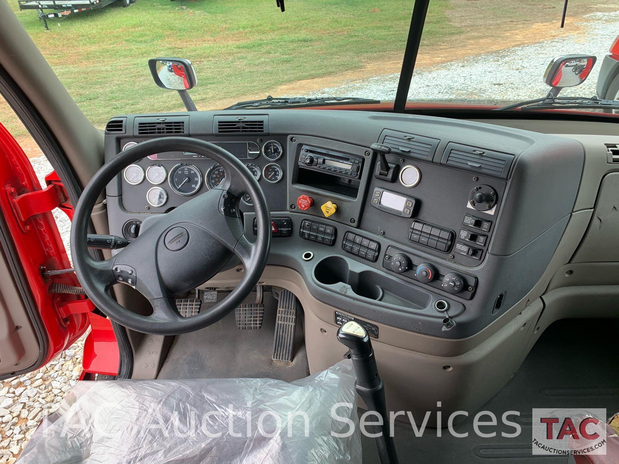 2014 Freightliner Cascadia 132