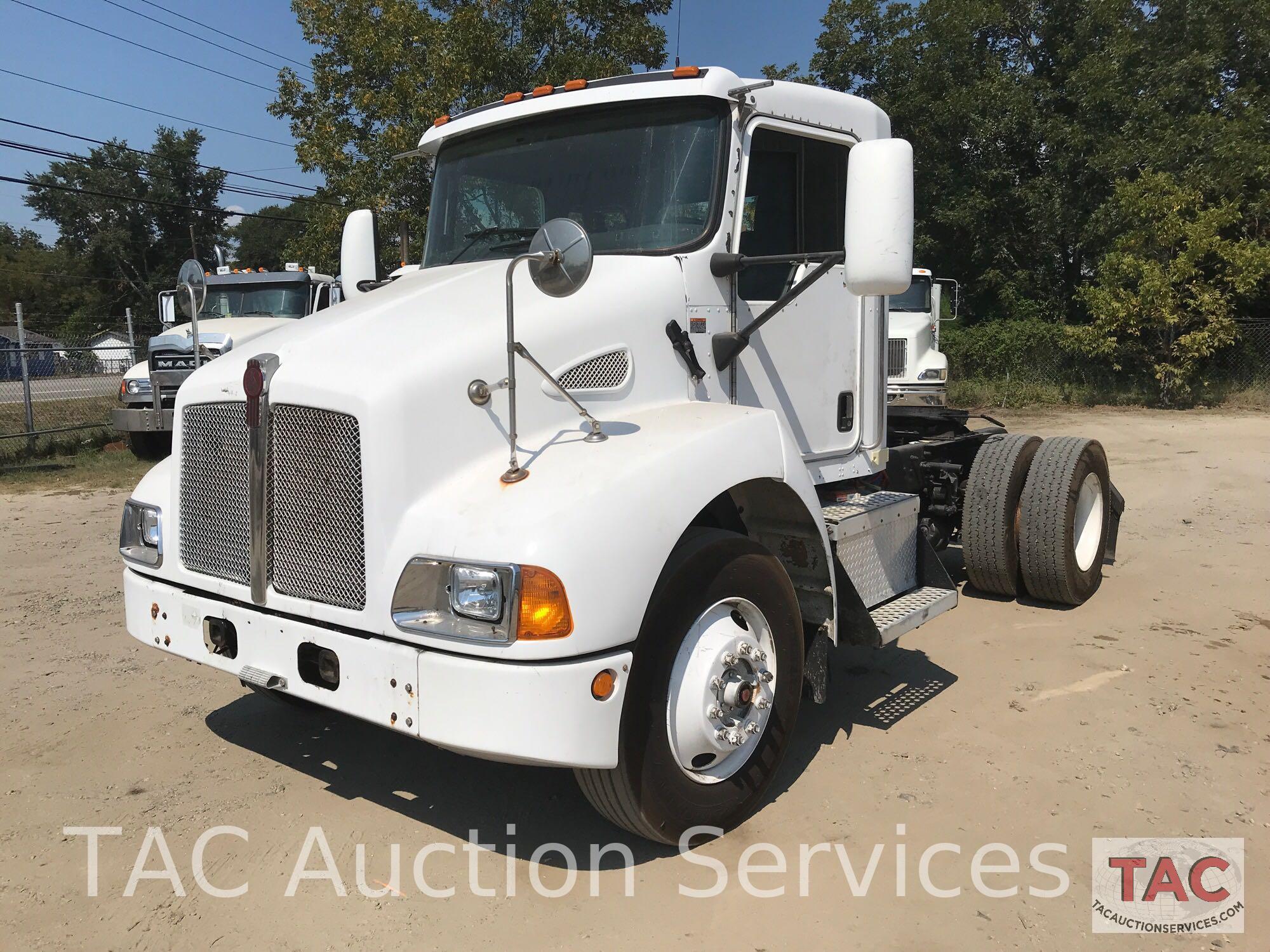 2005 Kenworth T300