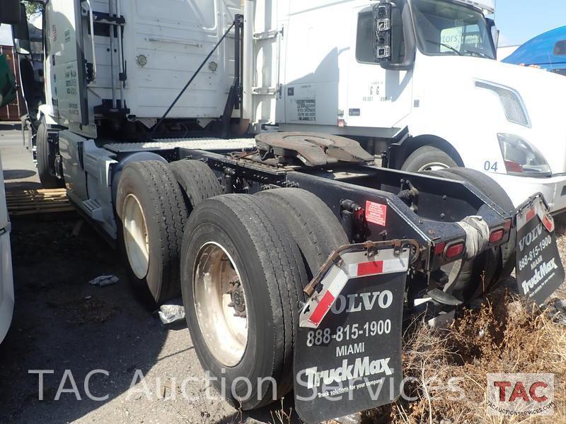 2016 Volvo VNL64T