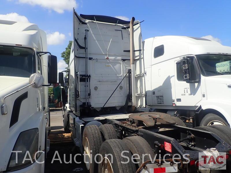 2016 Volvo VNL64T