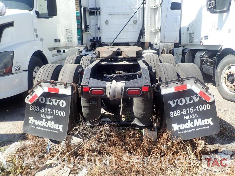 2016 Volvo VNL64T