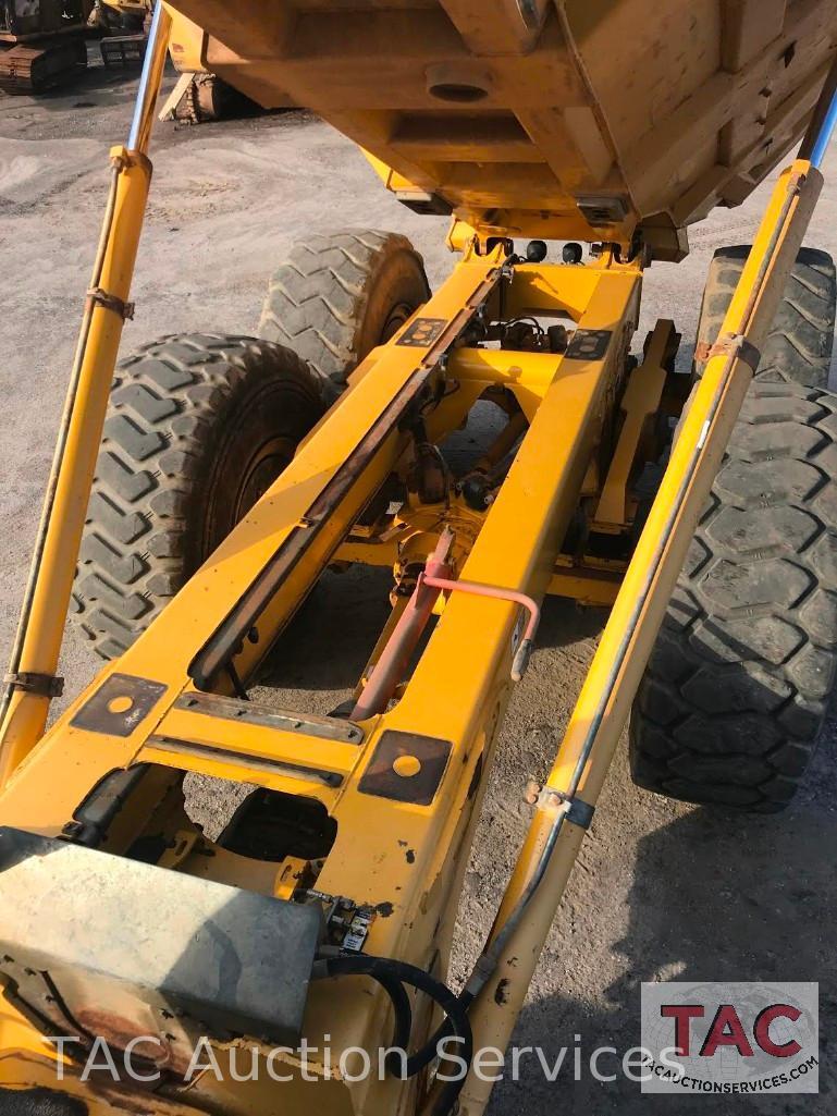 2006 Deere 250D Off Road Articulating Dump Truck