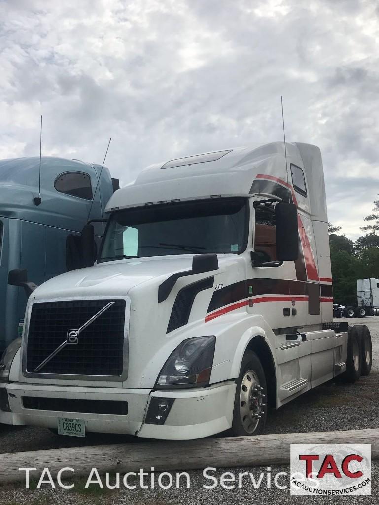 2015 Volvo VNL670