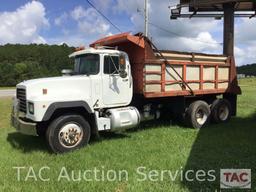 1993 Mack RD690S