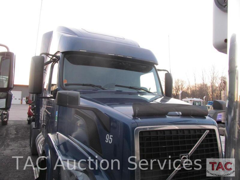 2014 VOLVO VNL64T670