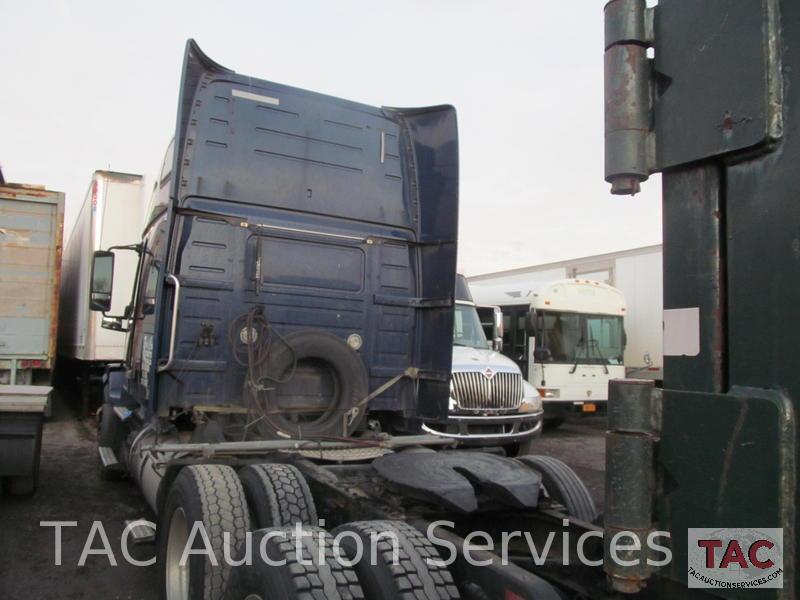 2014 VOLVO VNL64T670