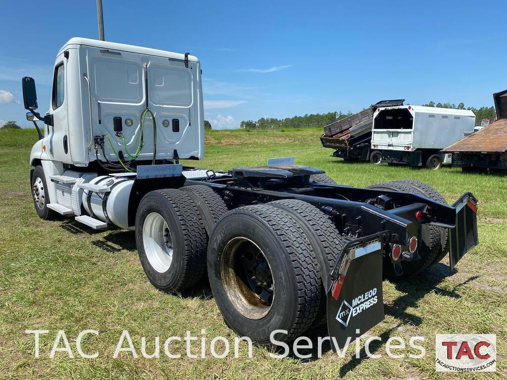 2015 Freightliner Cascadia 125