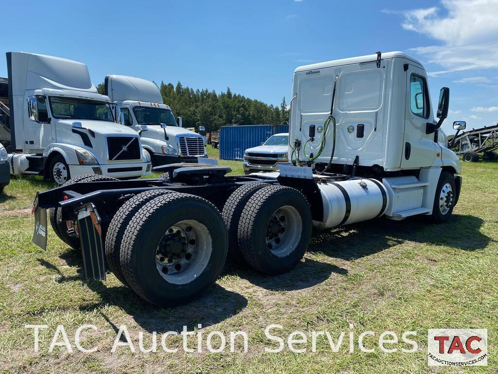 2015 Freightliner Cascadia 125