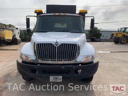 2007 International 4300 w/ Attenuator