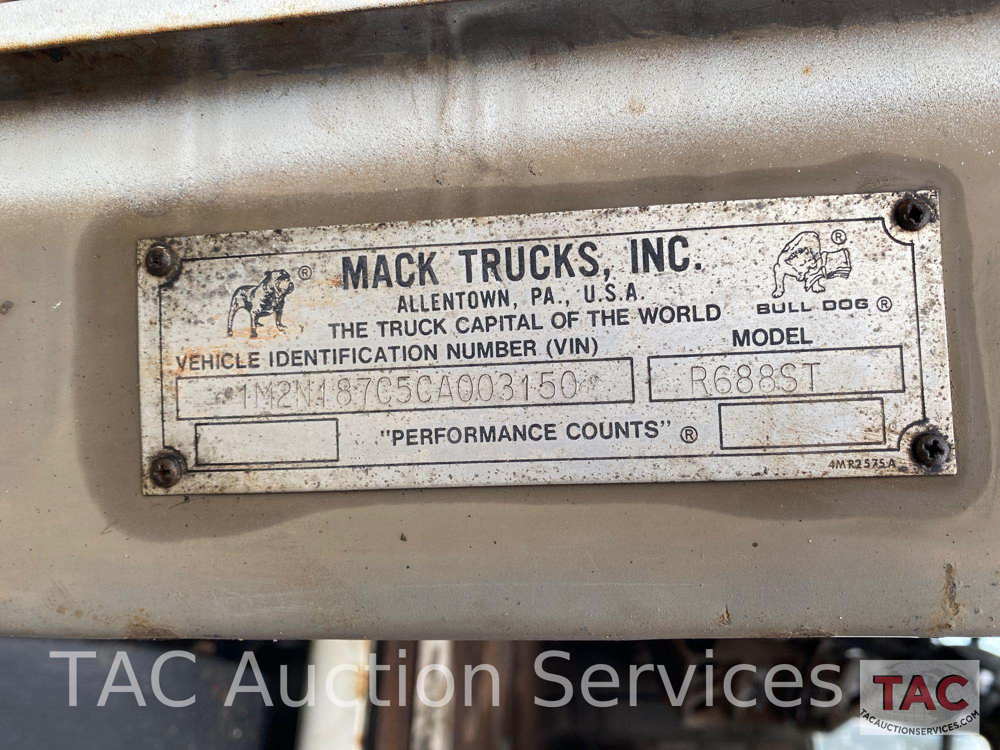 1982 Mack R688ST Dump Truck