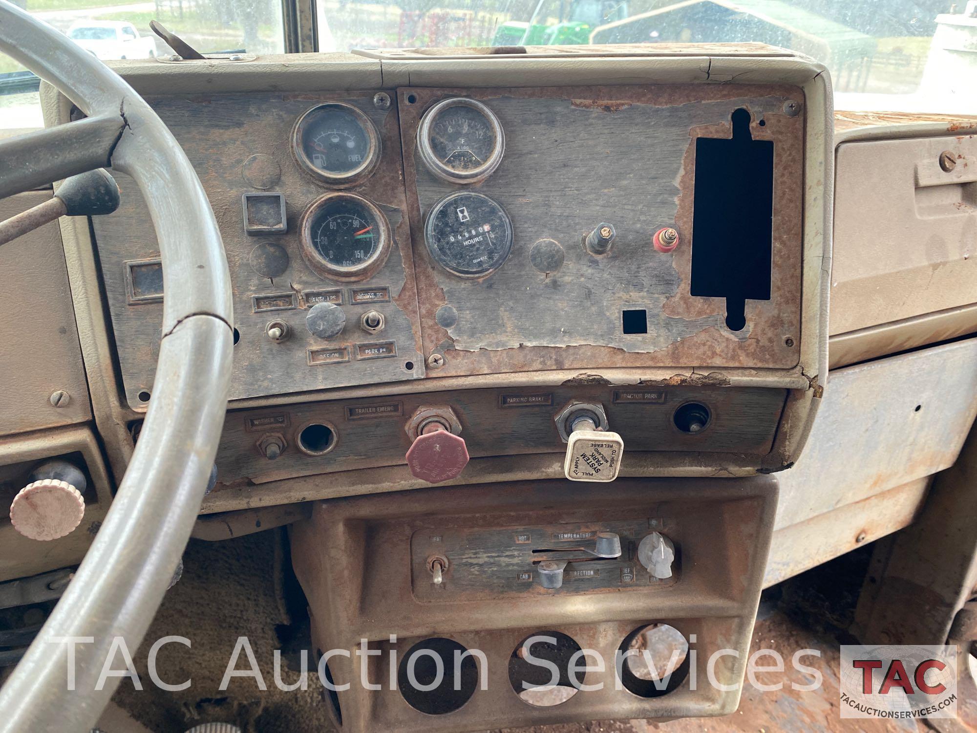 1982 Mack R688ST Dump Truck