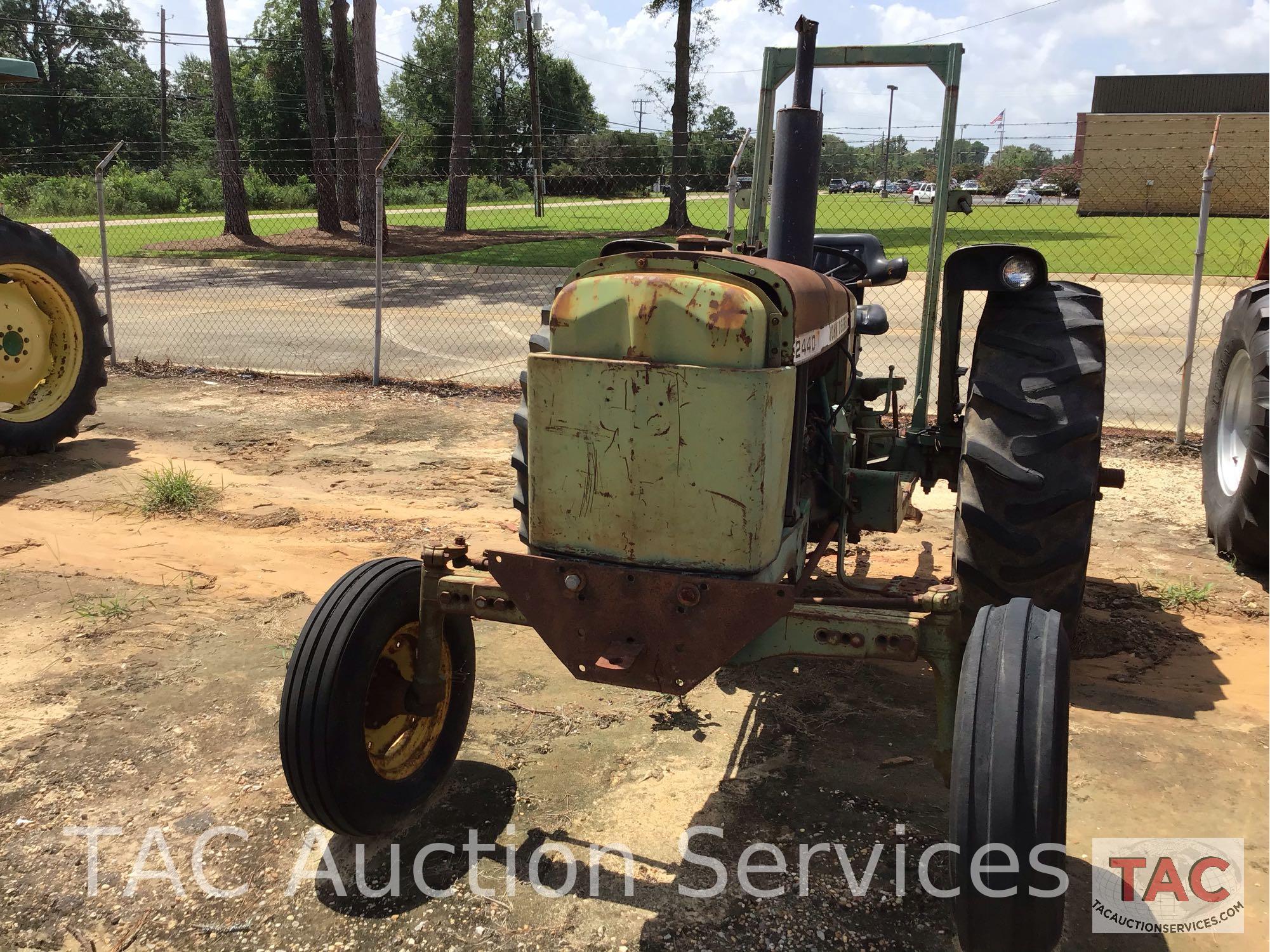 John Deere 2440B