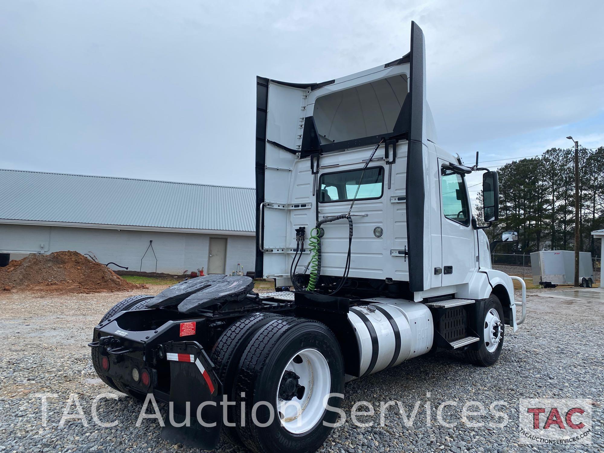 2015 Volvo VNL