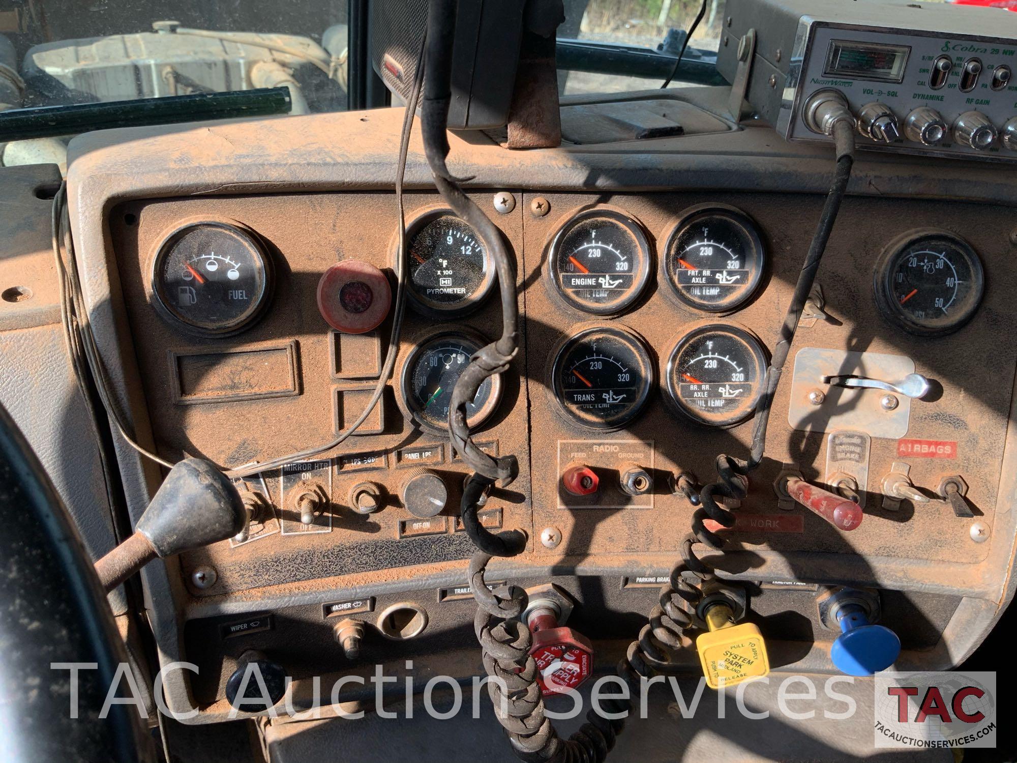 1987 Mack Super Liner Dump truck