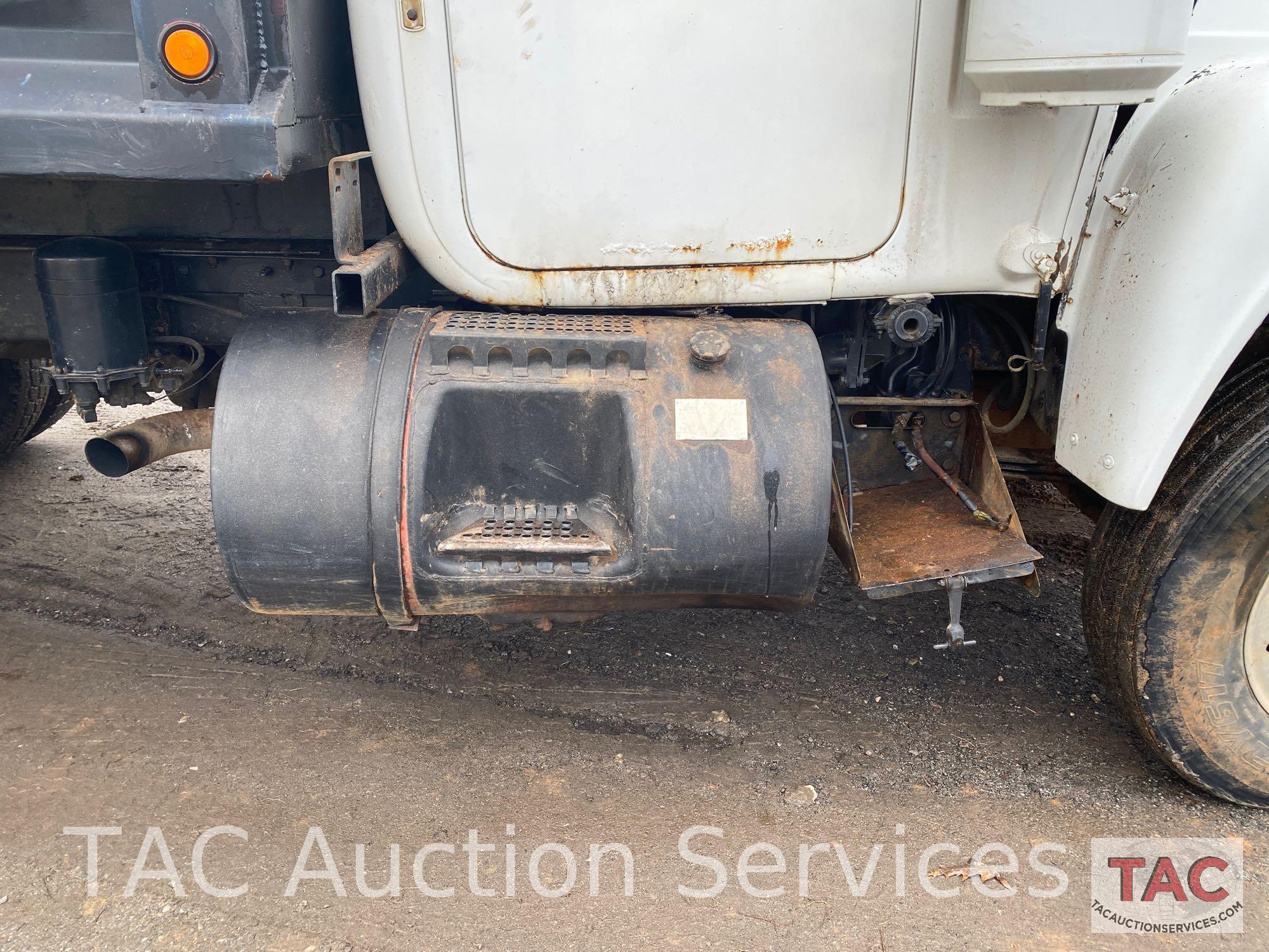 1982 Mack R688ST Dump Truck