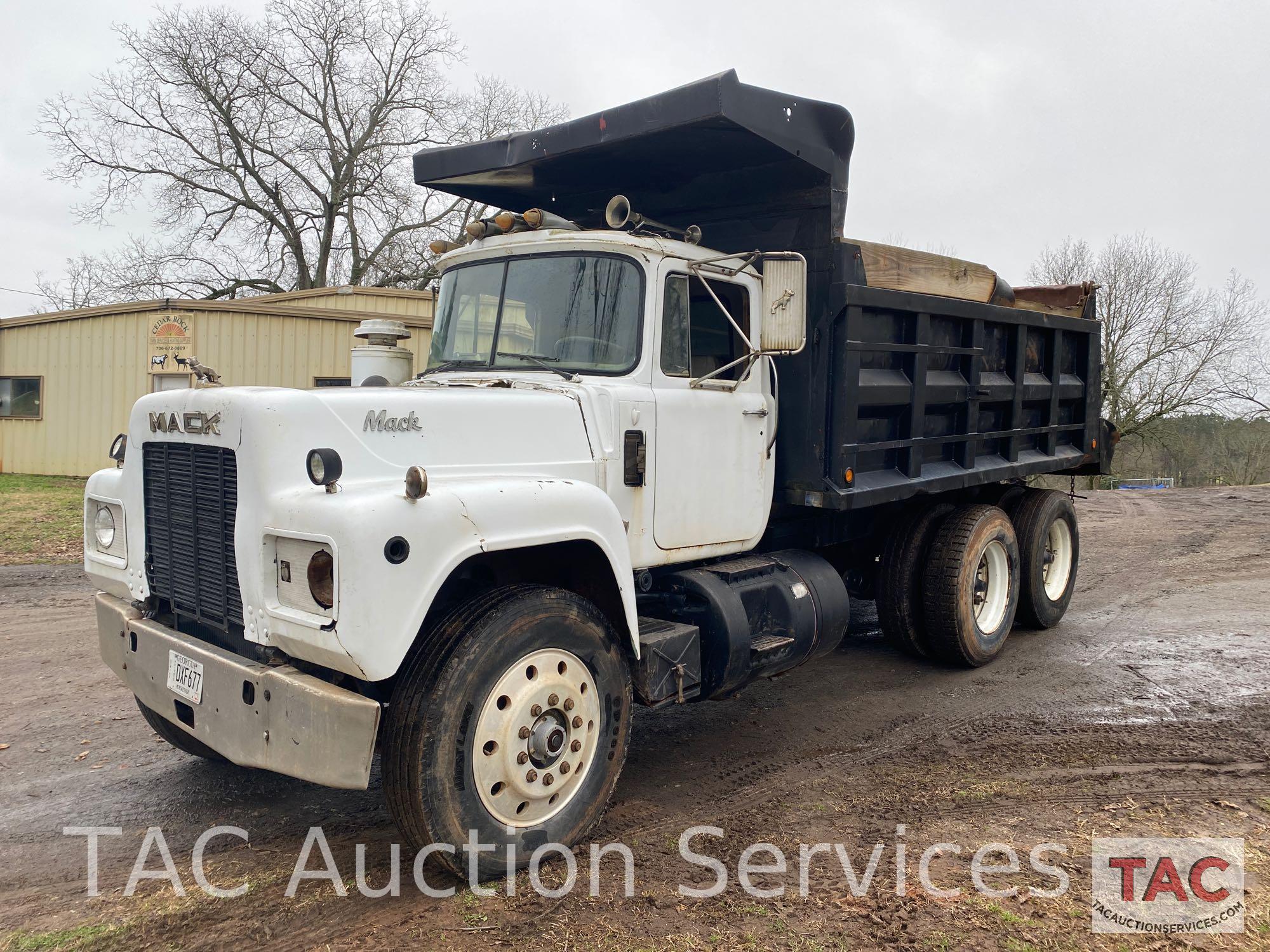 1982 Mack R688ST Dump Truck