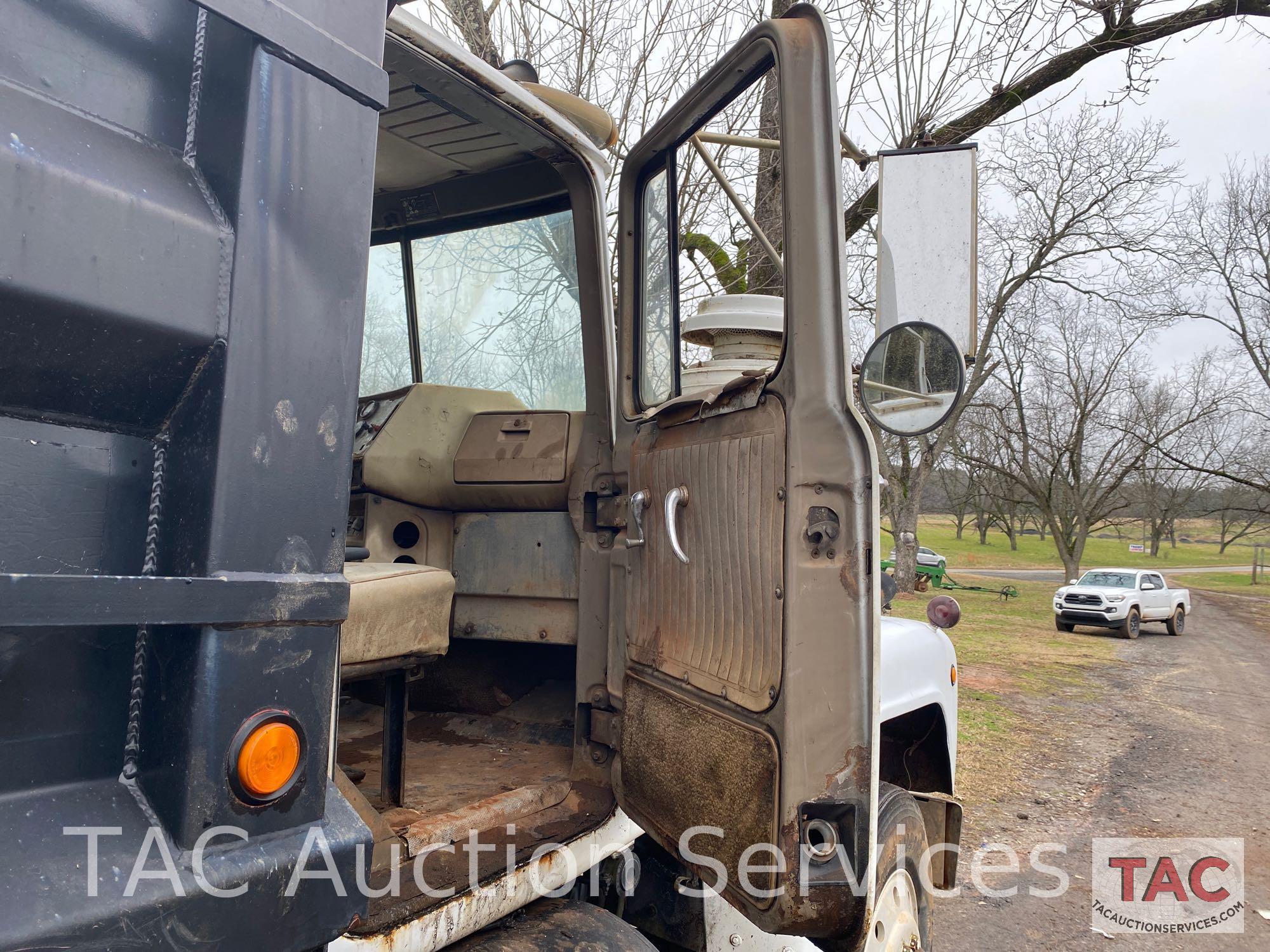 1982 Mack R688ST Dump Truck
