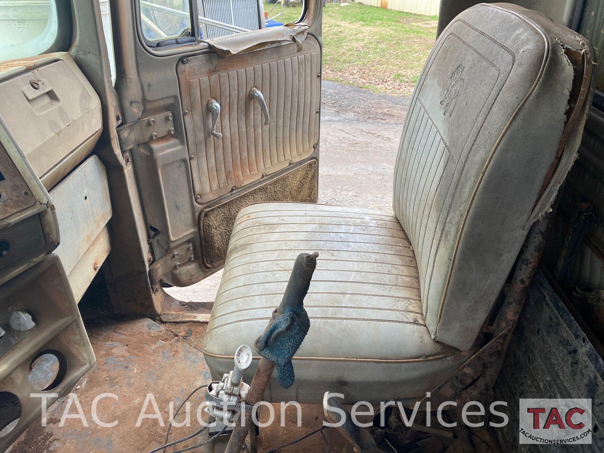 1982 Mack R688ST Dump Truck