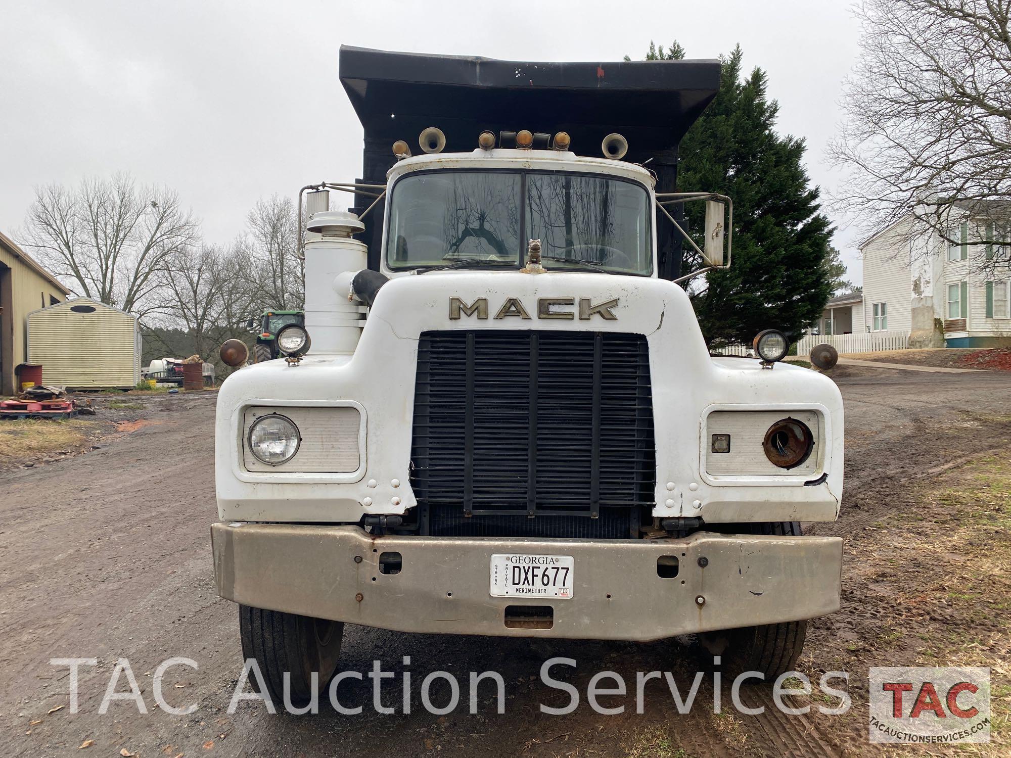 1982 Mack R688ST Dump Truck