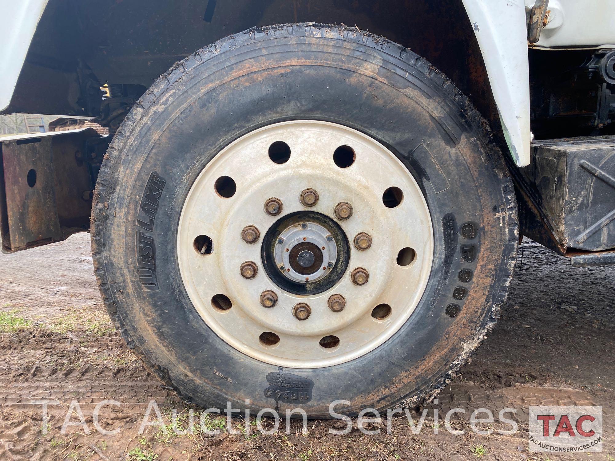 1982 Mack R688ST Dump Truck