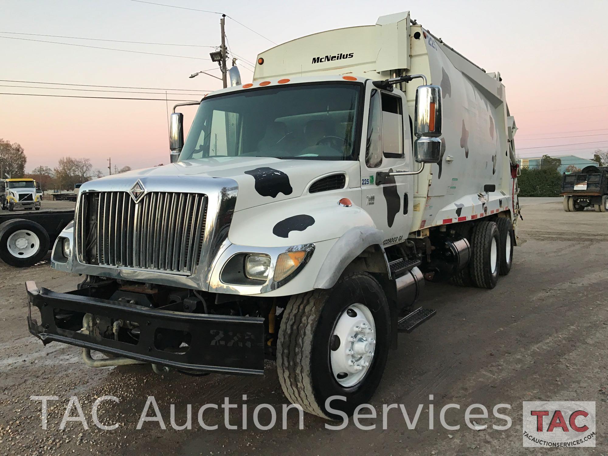 2006 International 7400 Garbage Truck