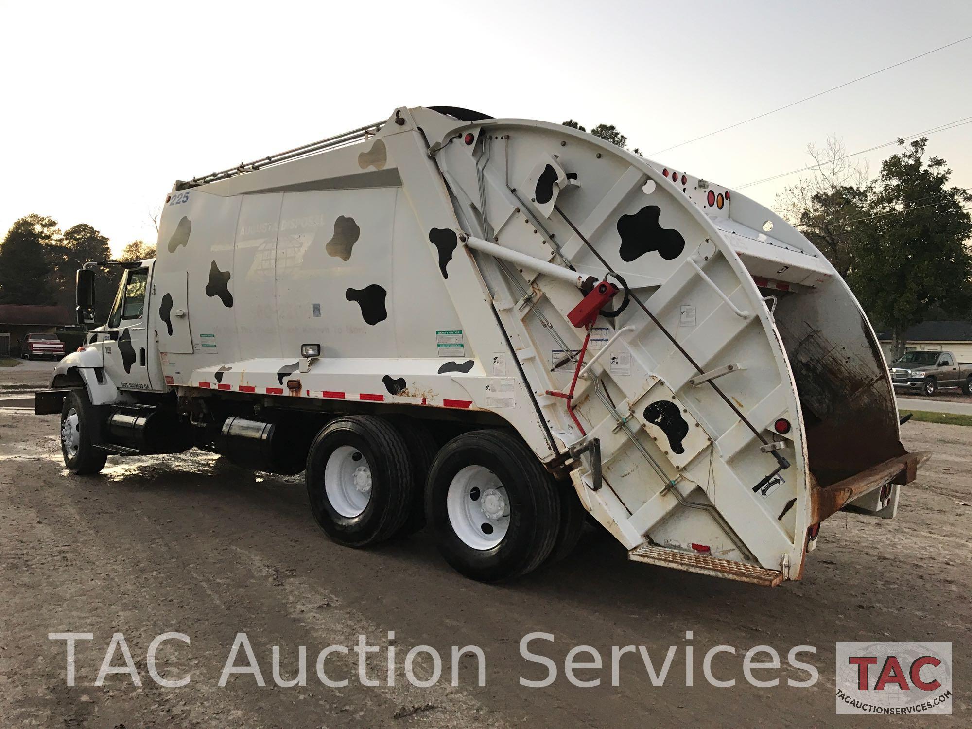 2006 International 7400 Garbage Truck