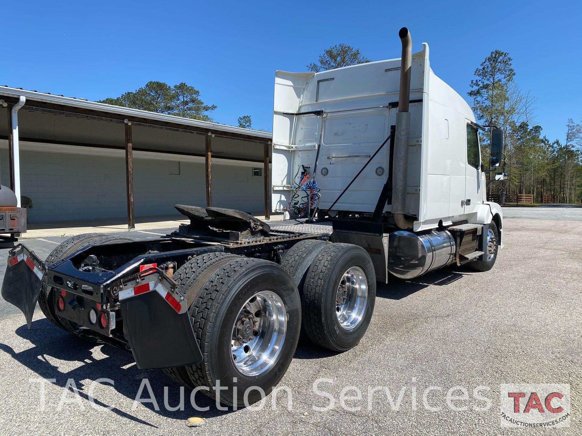 2015 Volvo VNL